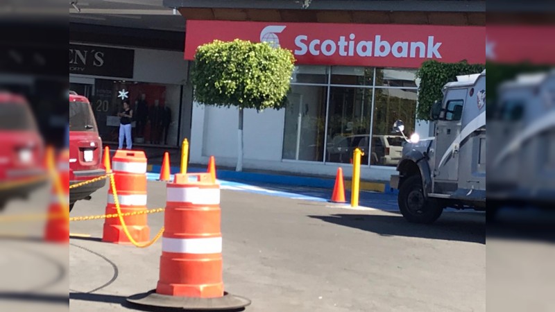 Imparable, el robo a cuentahabientes, en Morelia; ahora fue afuera de Scotiabank