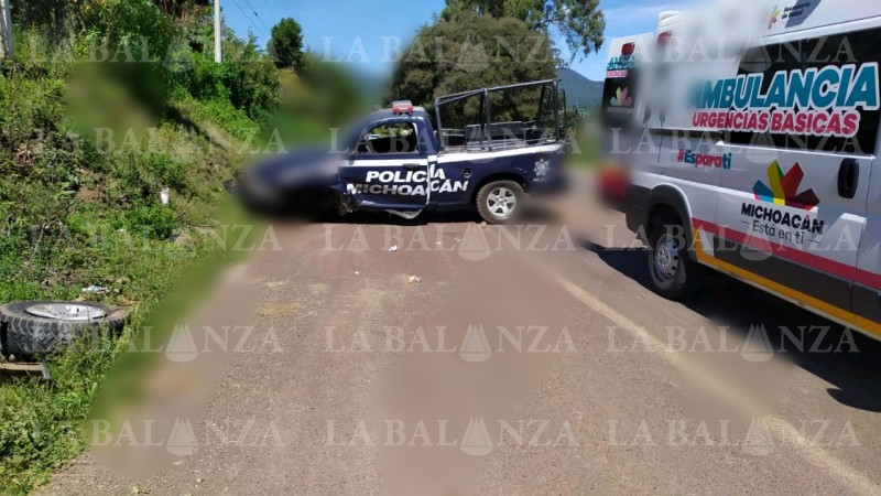Chocan motociclista y patrulla, en Erongarícuaro; hay 1 muerto y 3 heridos 