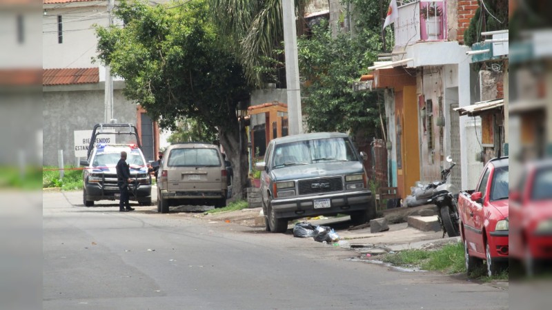Comando rafaguea con fusiles de asalto 3 viviendas, en Zamora 
