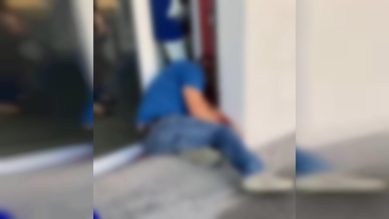 Asesinan a hombre afuera de una boutique, en Uruapan 