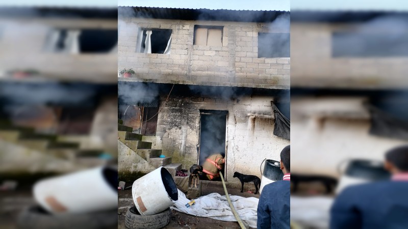 Se incendia vivienda, en Zitácuaro 