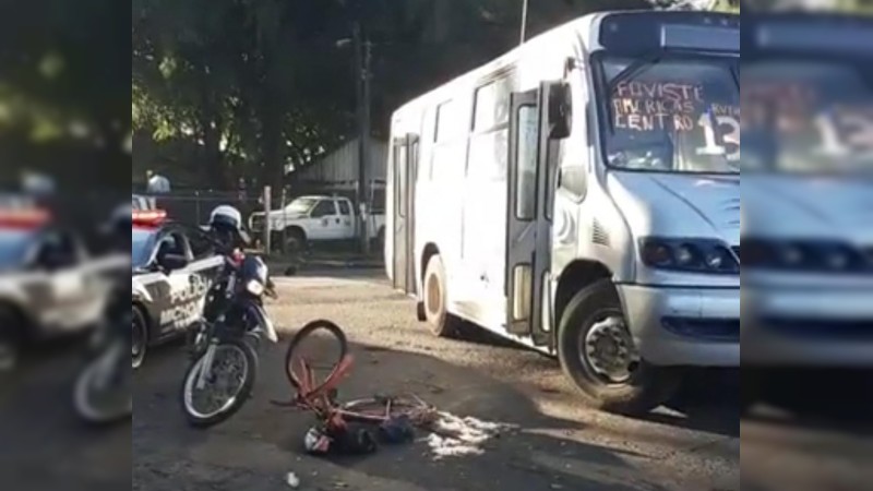 Camión de transporte arrolla a adulto mayor, en Uruapan 