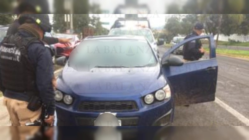 Atraparon a pareja con auto robado y un cuerno de chivo, en Pátzcuaro   