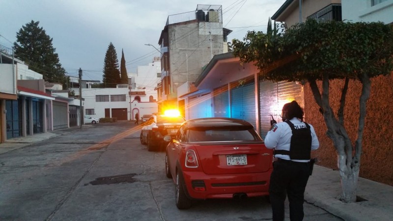 Policía Morelia aseguró 2 vehículos que cuentan con reporte de robo 