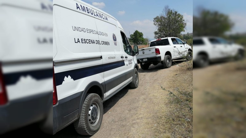 Tiran cadáver baleado, en carretera Zinapécuaro-Morelia