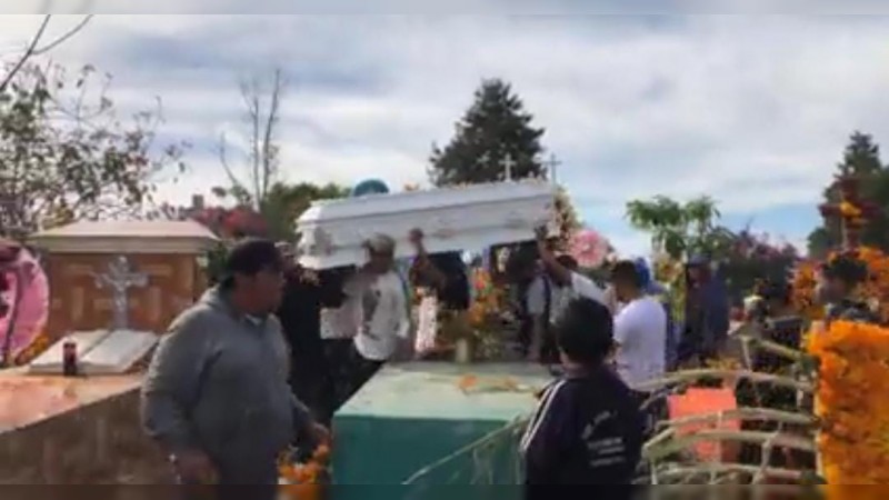 Pobladores de Tarecuato exigen justicia para 11 comuneros asesinados  