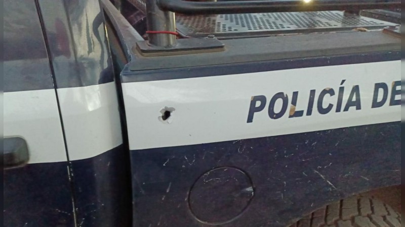 Persecución y balacera deja 2 policías heridos, en Tangancícuaro 