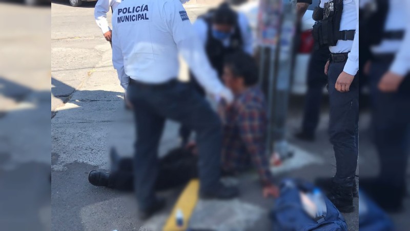 Motociclista atropella a hombre, en Morelia