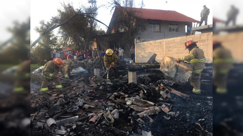 Arde vivienda, en Tlalpujahua; moviliza a bomberos  