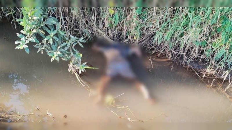 Encuentran cadáver flotando en canal de riego, en Zamora