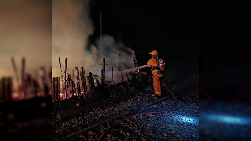 Arde humilde vivienda, en Uruapan; no hubo víctimas 