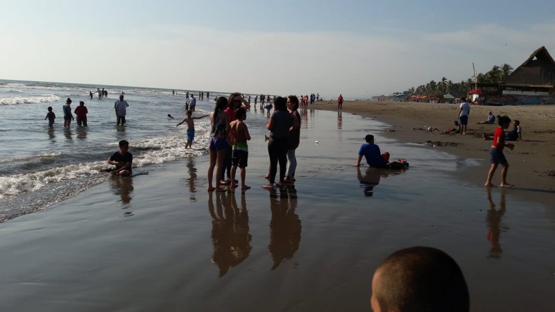 Mar se traga a 2 niños de Guanajuato, en playa de LC  