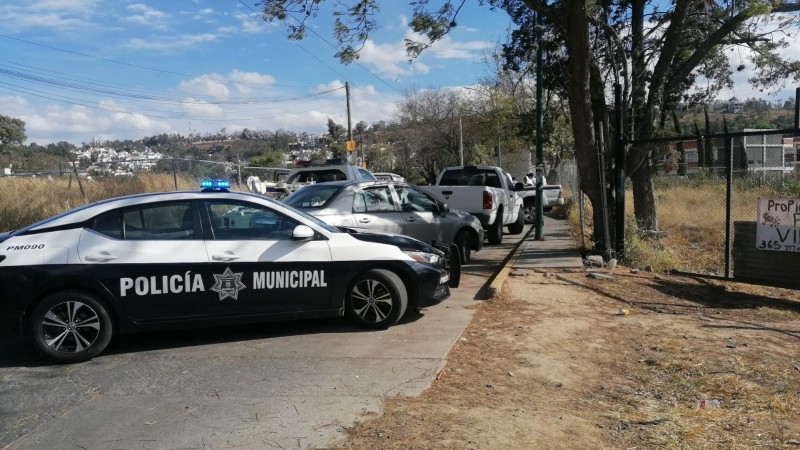 Ultiman a tiros a 2 hombres dentro de un auto, en Morelia