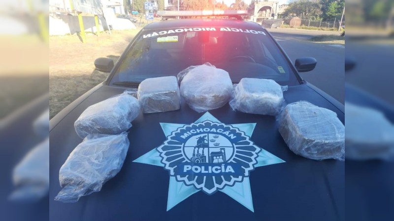 Sujetos evaden a la policía, pero abandonan 12 kilos de mariguana, en Zacapu 