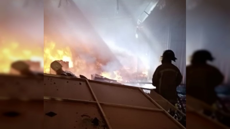 Arrasó incendio con 36 locales, en Texticuitzeo