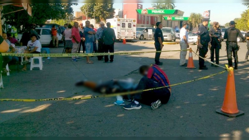 Choque entre motocicletas deja un muerto y un herido, en Apatzingán 