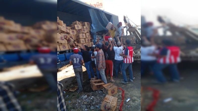 Rapiña en Tocumbo, tras choque cargado con cerveza  