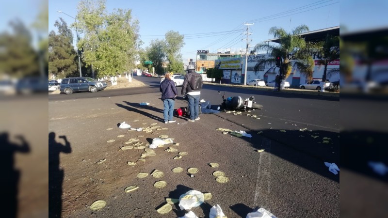 Choque de motocicletas deja 2 heridos, en Morelia