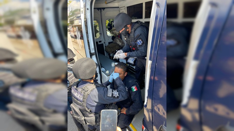 Seis policías heridos, saldo de gresca contra maestros, en Uruapan 