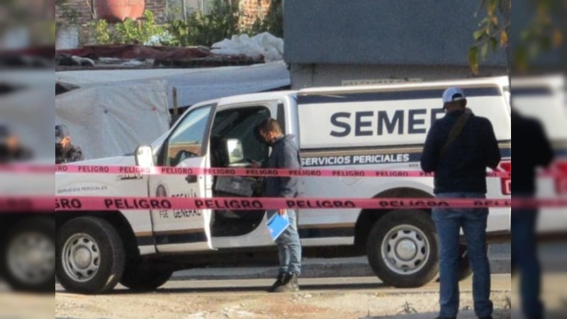 Camión aplasta a trabajador, en una bodega de Zacapu 