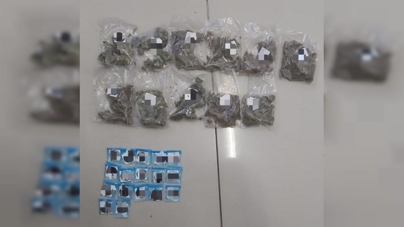 SSP detiene a dos en posesión de 28 envoltorios con drogas, en Zamora