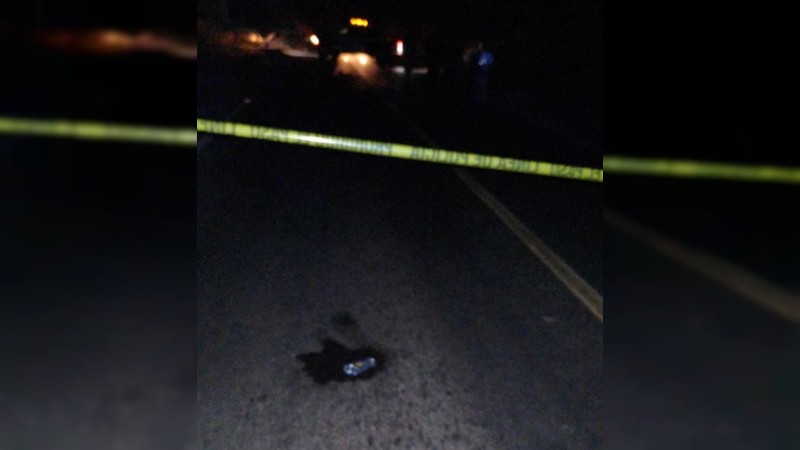 Muere un hombre al ser atropellado en carretera Apatzingán-Presa del Rosario