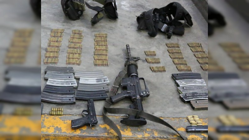Ejército incauta droga y armas durante operativo, en Tangamandapio 