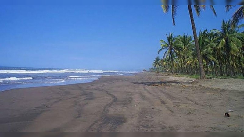 Arrastra mar a un hombre en playa El Bejuco, en Lázaro Cárdenas