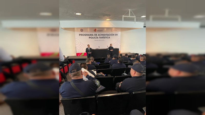 Capacitan a policías michoacanos en leguaje de señas  