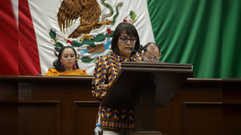 Diputada Lariza Pérez presenta iniciativa para evitar deserción escolar
