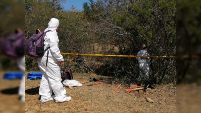Hallan fosa clandestina en Sahuayo; había 2 cuerpos y diversos restos 