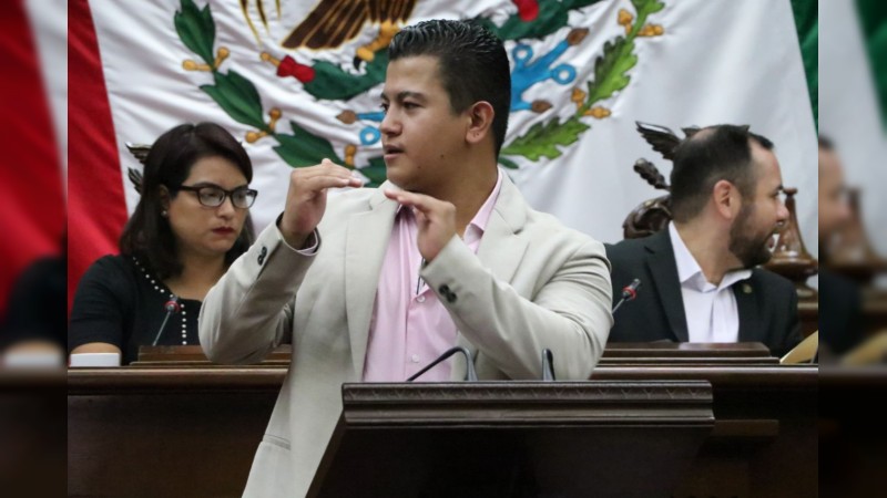 Fundamental políticas públicas que promuevan la Lengua de Señas Mexicana: Víctor Zurita