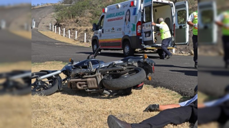 Muere pareja de motociclistas, tras choque, en Cuitzeo 