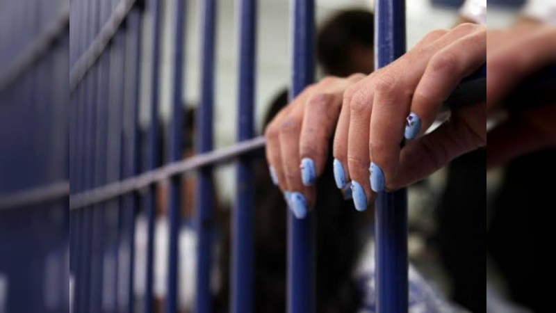 Condenan a 3 años de prisión a mujer que robó 71 mil pesos 