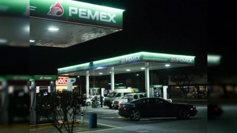 Federales aseguran gasolinera, por vender combustible producto del huachicoleo 