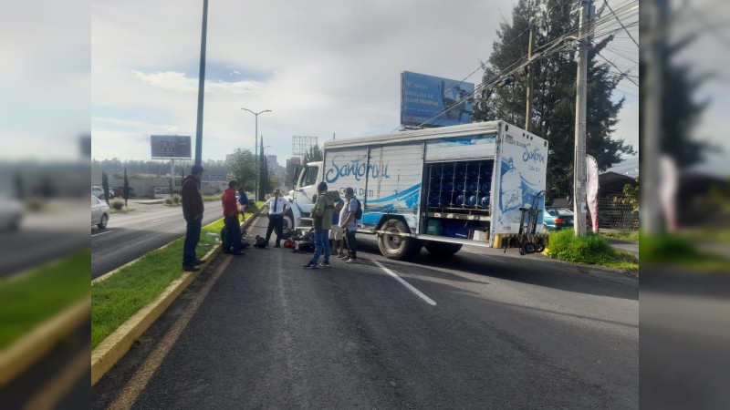 Moto choca contra camión en la zona de Altozano 