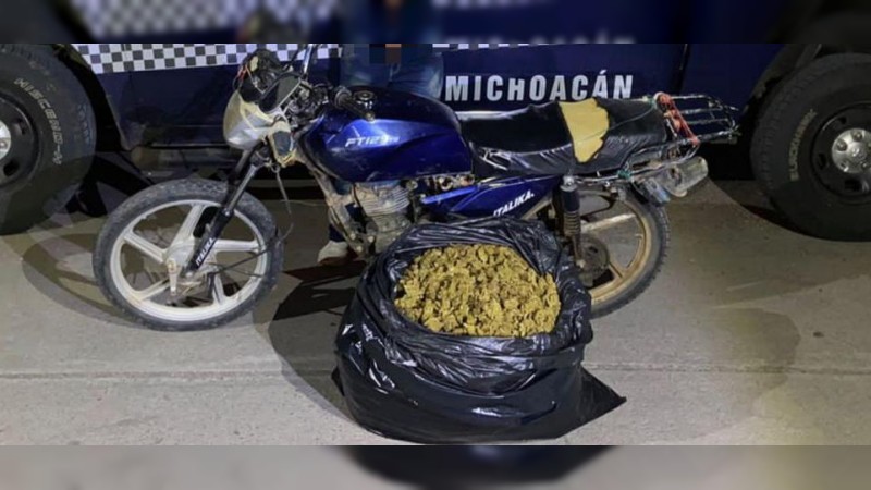 Aseguran 9.5 kilos de marihuana en Tepalcatepec y detienen a uno