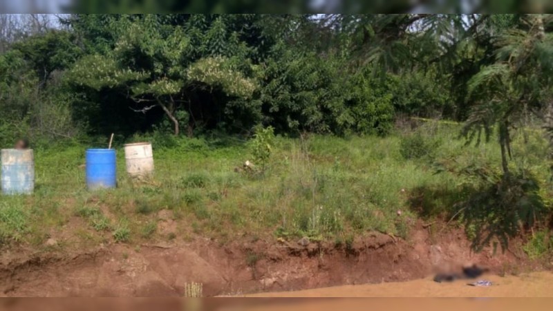 Tingüindín: hallan 2 tambos con los cadáveres desmembrados de 2 hombres