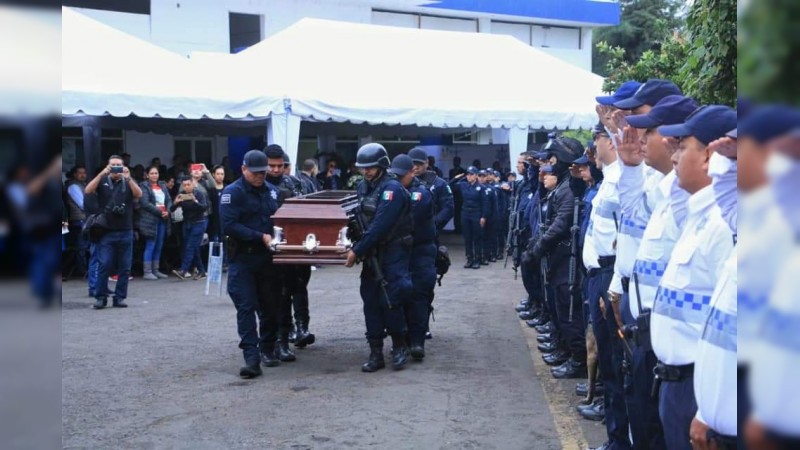 Despiden a policía asesinado, en Uruapan 