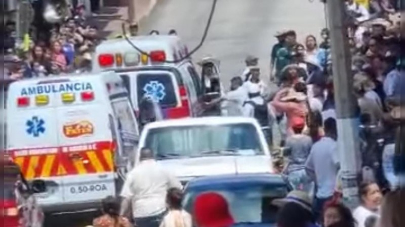 Explosión de cohetones en peregrinación deja 5 lesionados, en Uruapan