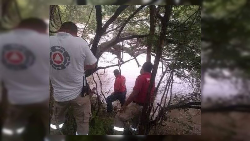 Rescatan cadáver de niño arrastrado por un río, en Parácuaro 