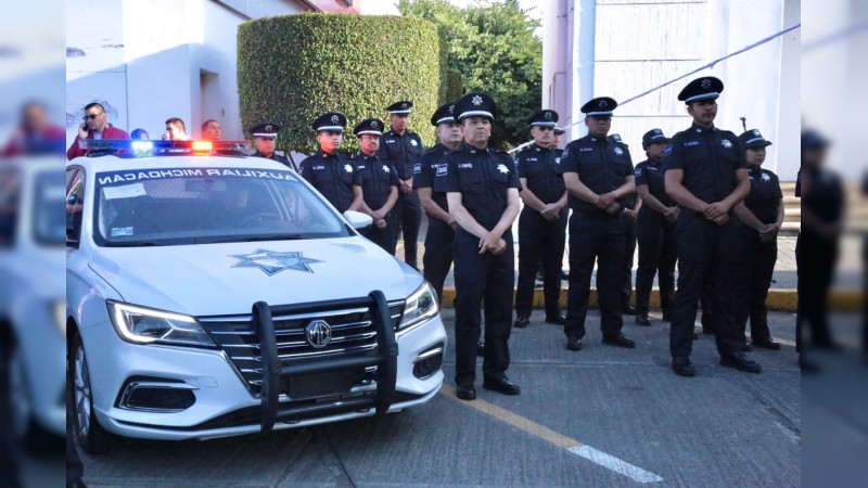 Presenta Bedolla nueva imagen de la Policía Auxiliar