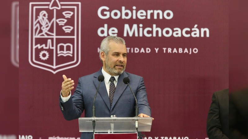 Bedolla urge al Congreso derogar ley que obliga el uso del cubrebocas, en Michoacán