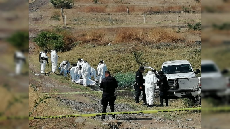 Huaniqueo: hallan 6 cadáveres, en fosas clandestinas 