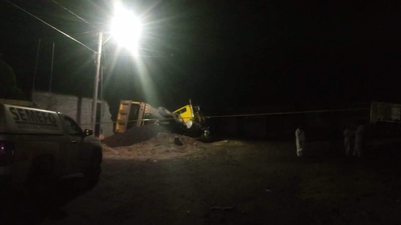 Camión aplasta a un peatón, en Morelia 