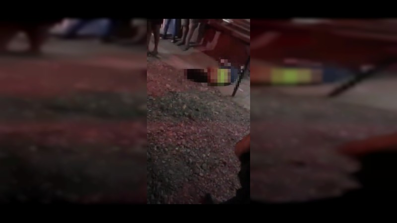 Auto arrolla a jóvenes que viajaban en moto en LC; hay una muerta 