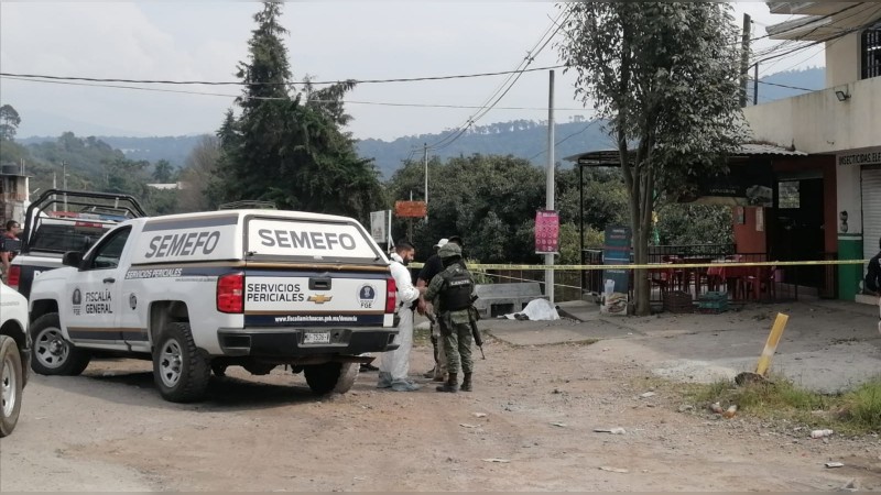 Asesinan a balazos a hombre por fuera de una lonchería, en Uruapan 