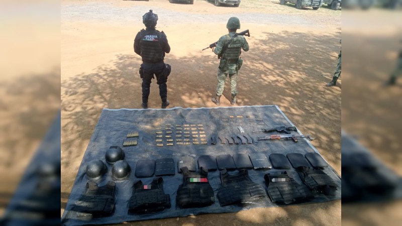 Guardia Civil asegura armas de fuego, municiones y equipo táctico, en Uruapan
