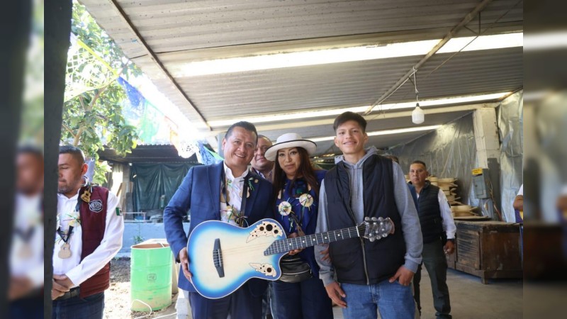 Inauguran taller de guitarras dentro del Cereso de Uruapan 