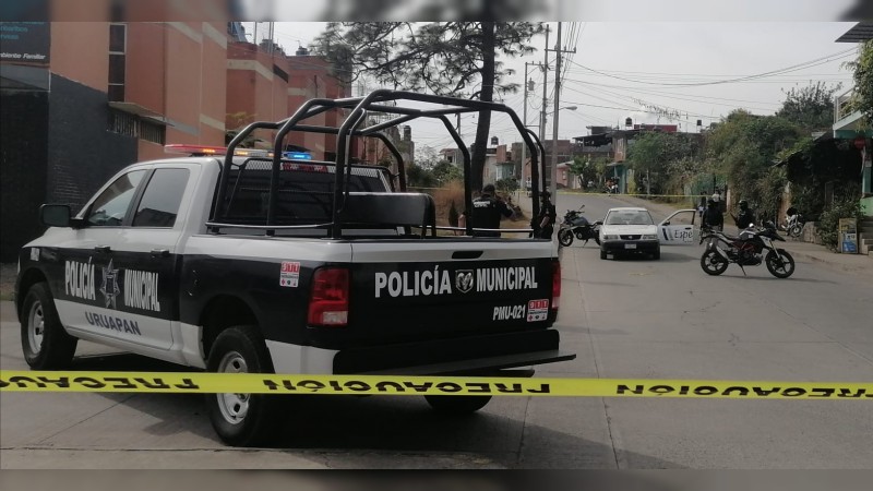 Rafaguean con fusiles de asalto a tripulantes de un taxi, en Uruapan; uno murió 